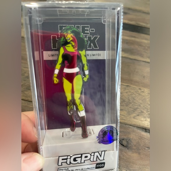 NWT. FIGPIN Disney Parks 2023 Marvel She Hulk #1105 LE Figpin Pin - Picture 2 of 6